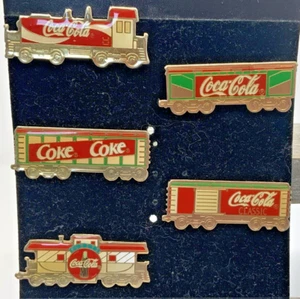 VINTAGE COCA-COLA ZUG SET 5 PIN PINS - 1997 COCA COLA WERBE PIN SET - Bild 1 von 2