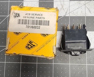 JCB 24V 701/60032  (W) (P) SWITCH LAMPS 24V [B6BY] - Picture 1 of 13