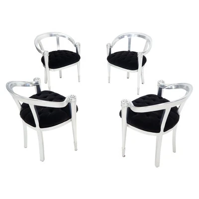 Silla italiana con forma de respaldo de barril redondeada con cuatro marcos tallados decorados con hojas de plata Foto 1 de 4