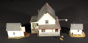 Revell Farm House Group Built & Painted Building Structures HO 1:87 Scale - Picture 1 of 7