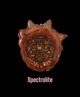 Perilla mediana (TERCER OJO) con calcomanía dorada y colgante de cámara espectrolita de 3 mm Foto 1 de 3