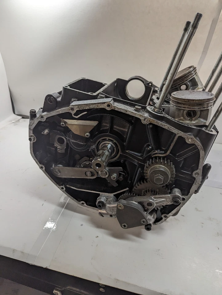 Estuches inferiores y transmisión del motor Yamaha Xs400 1981-1982 Foto 1 de 3