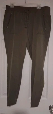 Pantalones para mujer "Magellan Outdoors", talla Lg, verde oliva, repelente al agua, rectos Foto 1 de 4