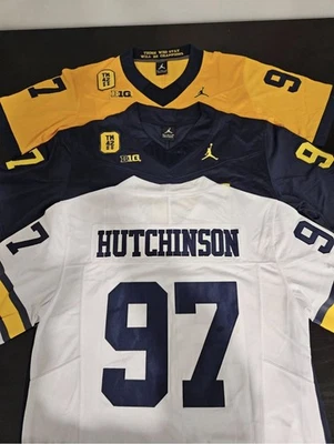 Camiseta Aidan Hutchinson Michigan Wolverines ¡Con parche #42! ¡Envíos el mismo día! Foto 1 de 4
