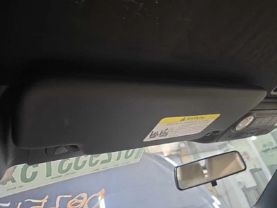 Parasol izquierdo usado se adapta a: Volkswagen Eos 2011 iluminado L. sin puerta de garaje abierta Foto 1 de 4