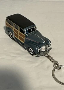 Johnny Lightning Woodys & Panels '41 Chevy Special Deluxe Wagon KeychaiN 1/64 - Picture 1 of 5