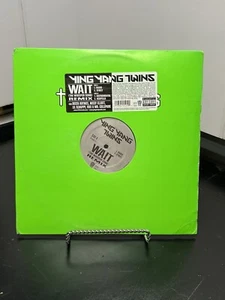 Ying Yang Twins – Wait (The Whisper Song) 12" Single ColliPark Music – TV-2521-0 - Imagen 1 de 8
