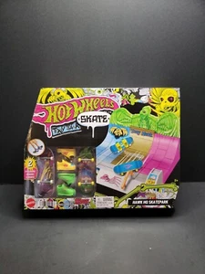 Tony Hawk Hot Wheels Hawk HQ Skatepark Fingerboards - Picture 1 of 3