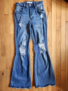 Almost Famous Jeans Damen Größe 3 Distressed breites Bein Glockenunterteil Top Zustand - Bild 1 von 8