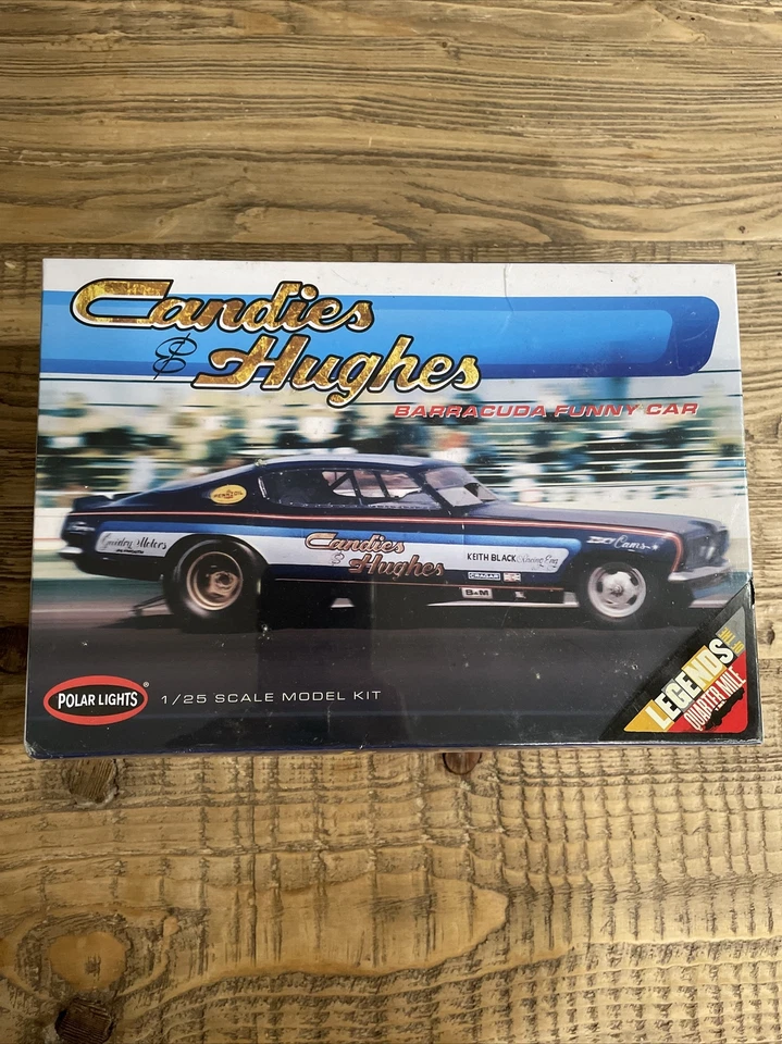 POLAR LIGHTS CANDIES & HUGHES BARRACUDA FUNNY CAR MODEL **FACTORY SEALED** Foto 1 de 1