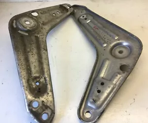 SOPORTE DE MONTAJE DE REFUERZO BRAZOS TRASEROS BMW X5 E70 X6 E71 IZQUIERDO Y DERECHO - Imagen 1 de 4