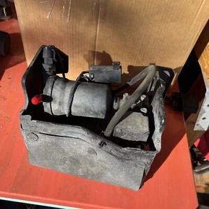 OEM Air Ride Suspension Bag Compressor for Tahoe Suburban Escalade Yukon *PARTS* - Picture 1 of 12