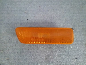 Volkswagen Golf GTI Jetta Passenger Side Front Side Marker Light 1J0945072 - Picture 1 of 3
