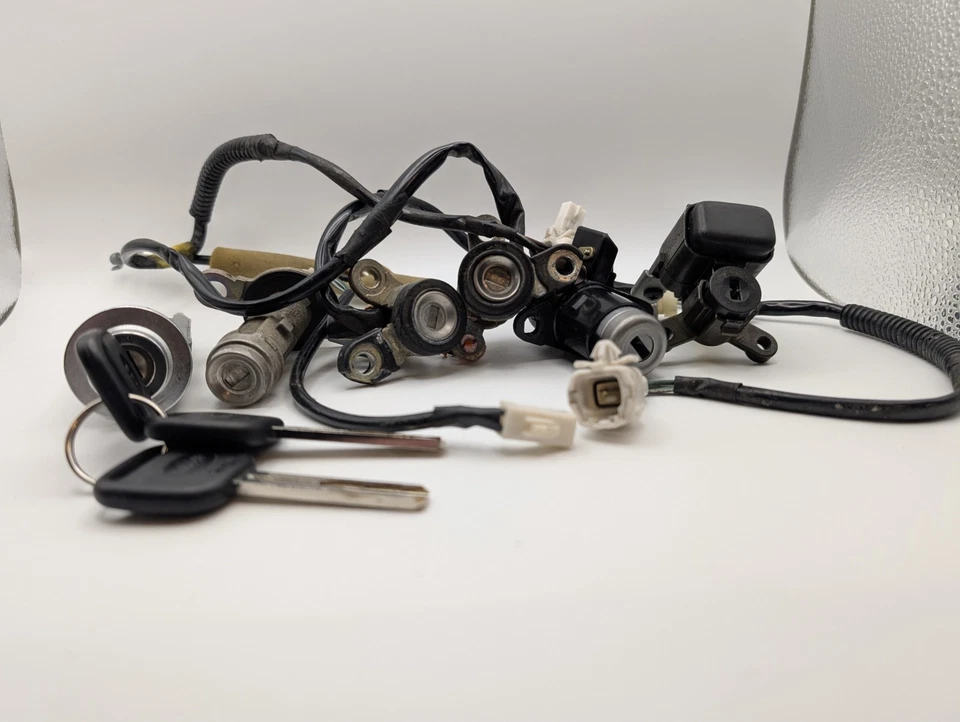 93-96LEXUS JZZ31L SC400SC300 CONJUNTO DE CHAVES DE TRAVA DE PORTA PORTA PORTA PORTA PORTA PORTA PORTA PORTA-MALAS DE IGNIÇÃO FABRICANTE DE EQUIPAMENTO ORIGINAL *3 CHAVES* - Imagem 1 de 4