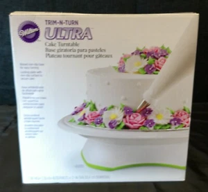 Wilton Trim-N-Turn Ultra Cake Decorating Turn Table - Picture 1 of 4
