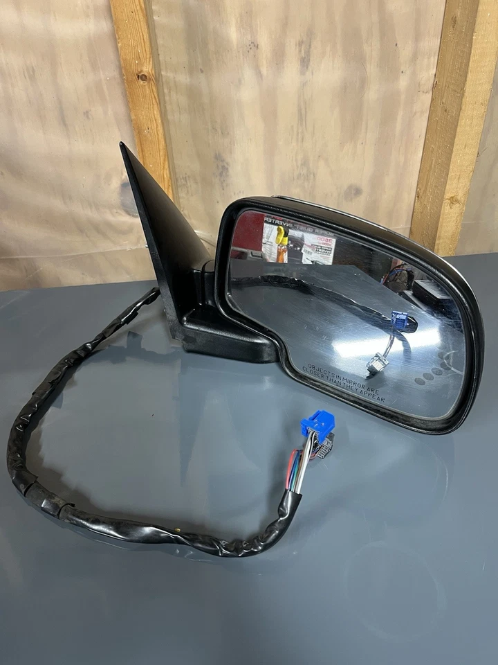 03-06 Silverado Tahoe Yukon Right Passenger Power Door Mirror w/ TURN SIGNAL - Image 1 of 3