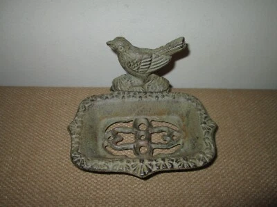 Jabonera para pájaros de hierro fundido de aspecto vintage con pátina verde Verdigris Foto 1 de 4