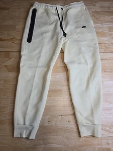 Neu Nike Sportswear Tech Fleece Jogginghose Coconut Milk Herren Gr. XL FB8002-113 - Bild 1 von 10