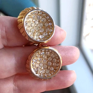 Hattie Carnegie Pave Rhinestone Gold Tone Shell Clip-On Earrings Collectable - Picture 1 of 9