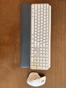 Logitech MX Keys And MX Master 3S Mouse Bundle - White - Picture 1 of 9