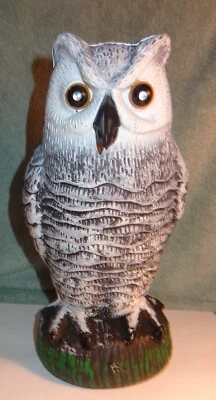 Horned Fake Garden Owl to Scare Birds Away Motion Sensor lighted eyes & sound - Image 1 of 4