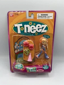 BANDAI T NEEZ SCENES KRYSTYN FOOTBALL CHEERLEADER  - Picture 1 of 4