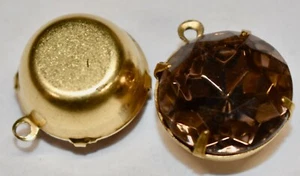 VINTAGE 2 LIGHT AMETHYST PURPLE color GLASS PENDANTS 18mm ROUND GLASS CZECH - Picture 1 of 1