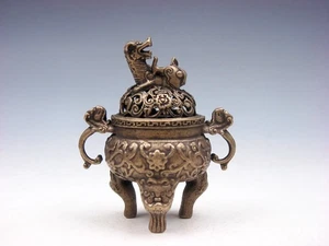 Vintage Fine Brass Small Tripod Incense Burner w/ Foo Dog Lion Top #05232407 - Imagen 1 de 7