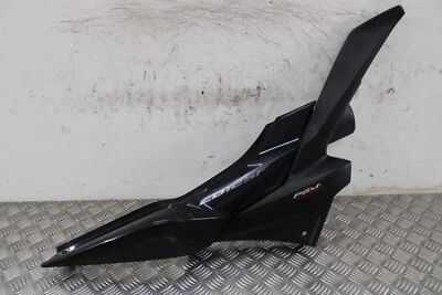 Panel de carenado derecho Honda CB 125 F 2017 # 2015-2020 Foto 1 de 4