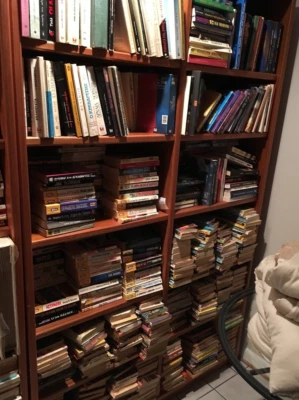 Greek Language Books, Novels, Fiction, 1970s/80s/90s/00s, Used, Authors A-K Foto 1 de 3