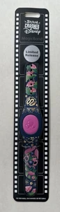 NUOVO 2021 Disney Parks Stitch Crashes Mulan Magicband edizione limitata non collegato - Foto 1 di 5