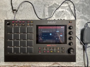 Muestreador profesional de 8 canales Akai MPC LIVE II - Imagen 1 de 7