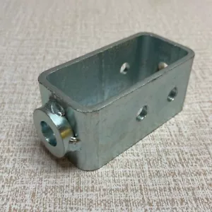 BOBCAT 6578581 BRACKET OEM - Picture 1 of 7