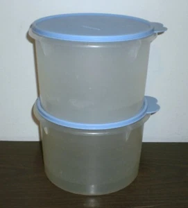 Lotto di 2 contenitori Tupperware #266 e coperchi a linguetta farfalla blu - Foto 1 di 4
