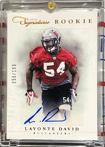2012 PANINI PRIME FIRME LAVONTE DAVID, #204, AUTO, ROOKIE, SERIE #056/199 - Foto 1 di 2