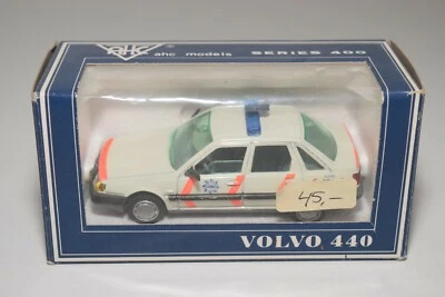A8 1:43 AUTO PILEN VOLVO 440 POLIZIA POLIZIA OLANDESE NUOVO CON SCATOLA - Immagine 1 di 4