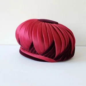 VINTAGE TRIKKI BY EDNA WALLACE SATIN VELOUR HAT MADE IN ENGLAND - Picture 1 of 12