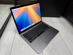 Apple MacBook Air Retina 13.3" 2020 512GB SSD 16GB Ram 1.1GHz Core i5 Space Grey - Picture 1 of 16