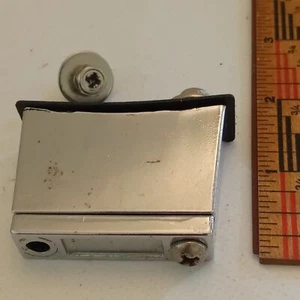 Placa a tope de tambor Pearl de colección años 80 pieza de herrajes cromados tuercas hexagonales - Imagen 1 de 3