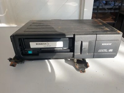 ALPINE CD CHANGER 6 DISC 8 200 002 589A RENAULT SCENIC MEGANE CLIO - UNTESTED - Image 1 of 4