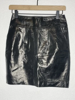 Minifalda Express de Cuero Genuino Talla 0 Forro Negro Estampado Animal Foto 1 de 4