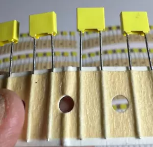 2000pc CONTINUOUS ROLL MSKTB820JGNX 0.0082 MFD 5% Tolerance 100V Capacitor - Picture 1 of 4