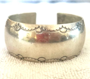 .99¢ AUCTIONS! Sterling Silver Ben J. Chavez Cuff Bracelet 33.58g NAVAJO ART - Picture 1 of 7