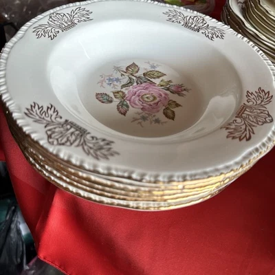 Tigelas de sopa vintage Homer Laughlin Queen Esther 6 aro dourado década de 1950  - Imagem 1 de 2