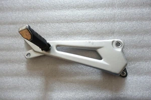 E. Yamaha Ybr 125 Reposapiés + Reposapiés Trasero Derecha Pie Resto Derecha - Picture 1 of 8