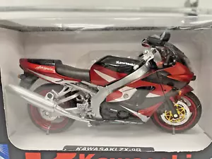 NewRay 1:12 Diecast Kawasaki ZX-9R Motorcycle - Picture 1 of 3