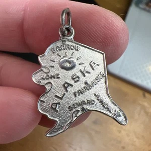 Vintage 925 Sterling Silver Alaska State Charm Pendant - Picture 1 of 3