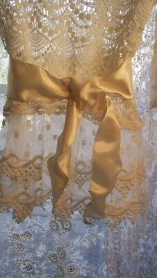  Top estilo vintage marfil encaje y tul talla Lg, cinturón satinado y poses no incluidos Foto 1 de 4