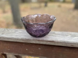 18oz Amethyst Princess House Fantasia Scalloped Bowl #5292, Purple Crystal - Picture 1 of 7