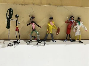 PERSONAGGI ANNI 60 TESTE IN LEGNO, VESTITI IN PLASTICA - Imagen 1 de 3